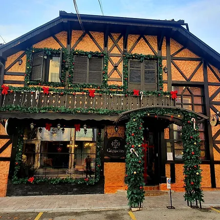 Geppetto アパートホテル